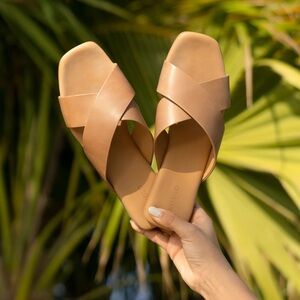 Nisolo Tan Leather Sandals
